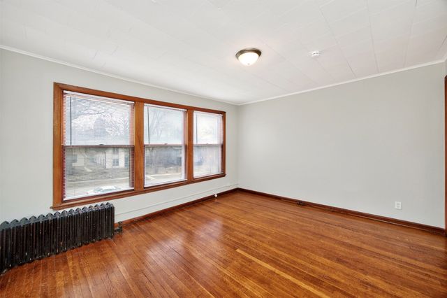 686 19th Street, Des Moines, IA 50314