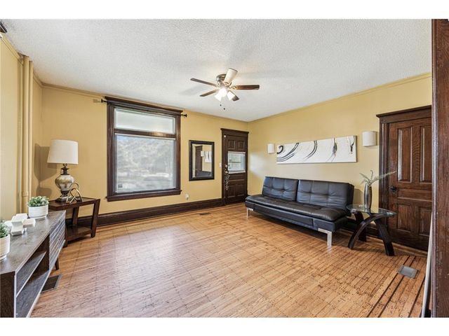 2827 Lyndale Avenue N, Minneapolis, MN 55411