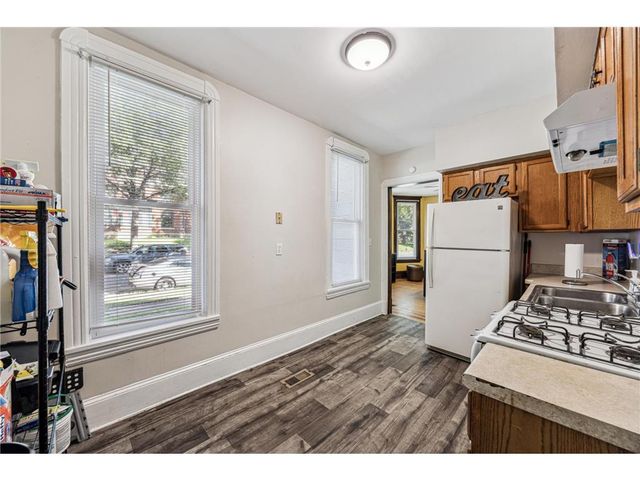 2827 Lyndale Avenue N, Minneapolis, MN 55411