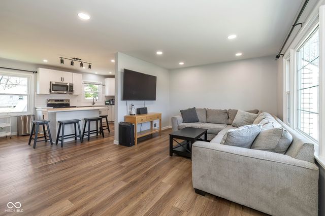 6420 N Keystone Avenue, Indianapolis, IN 46220