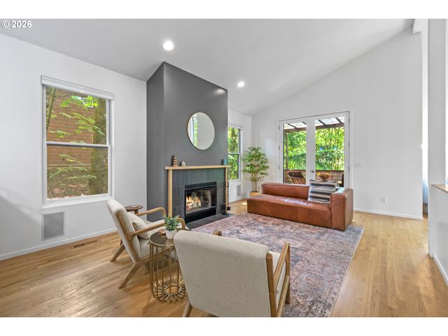 5733 Sw SALMON St, Portland, OR 97221