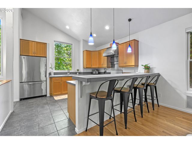 5733 Sw SALMON St, Portland, OR 97221