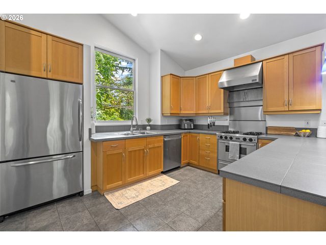 5733 Sw SALMON St, Portland, OR 97221