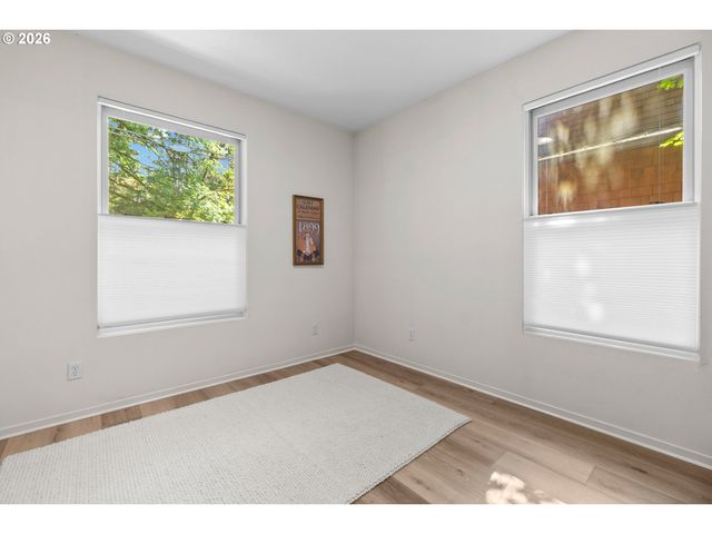 5733 Sw SALMON St, Portland, OR 97221