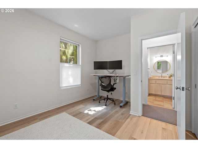 5733 Sw SALMON St, Portland, OR 97221