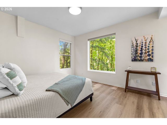 5733 Sw SALMON St, Portland, OR 97221