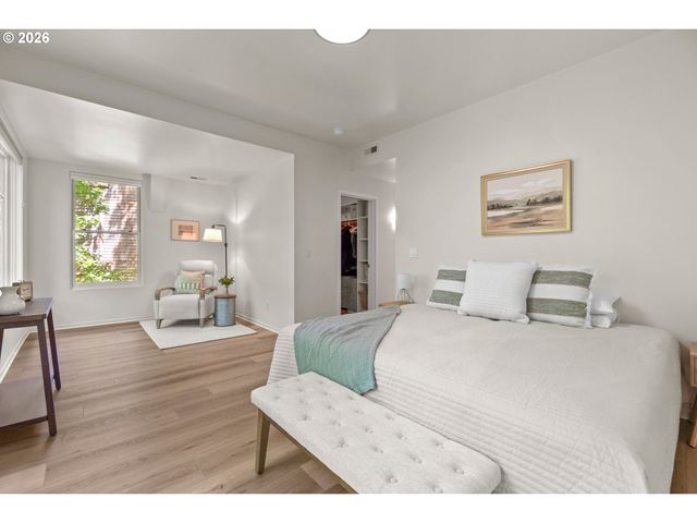 5733 Sw SALMON St, Portland, OR 97221