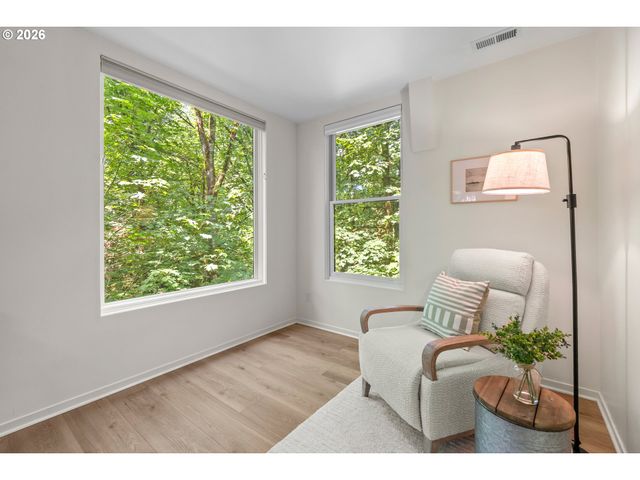 5733 Sw SALMON St, Portland, OR 97221