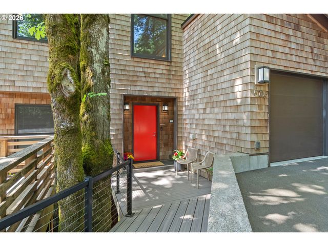 5733 Sw SALMON St, Portland, OR 97221