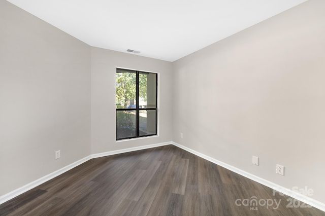 8212 Cedar Glen Drive, Charlotte, NC 28212