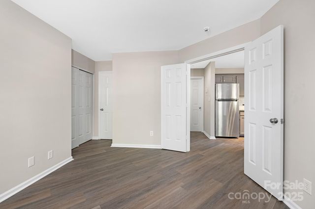 8212 Cedar Glen Drive, Charlotte, NC 28212