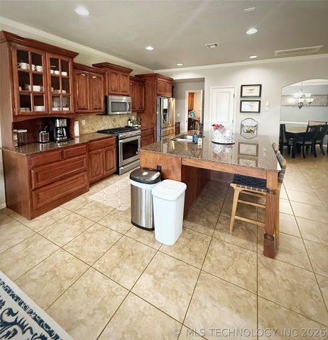 831 W 148th Street S, Glenpool, OK 74033