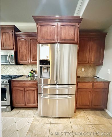 831 W 148th Street S, Glenpool, OK 74033