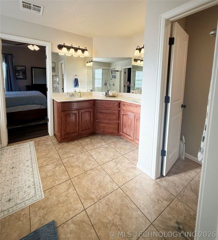 831 W 148th Street S, Glenpool, OK 74033