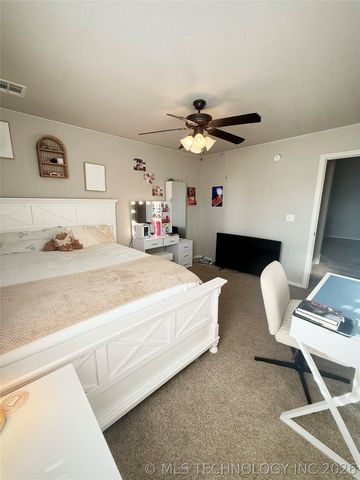 831 W 148th Street S, Glenpool, OK 74033