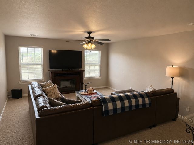 831 W 148th Street S, Glenpool, OK 74033