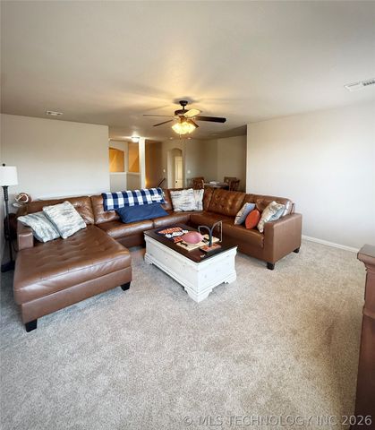 831 W 148th Street S, Glenpool, OK 74033