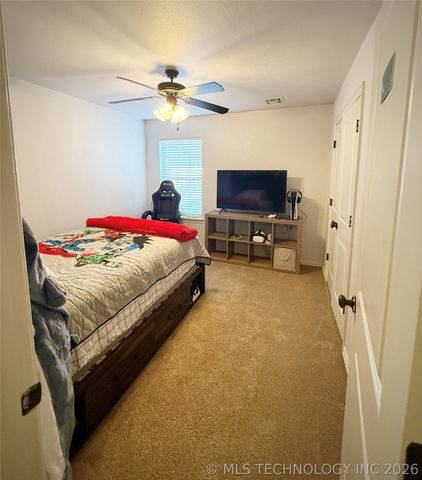 831 W 148th Street S, Glenpool, OK 74033