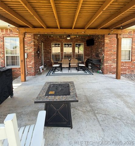 831 W 148th Street S, Glenpool, OK 74033