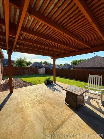 831 W 148th Street S, Glenpool, OK 74033