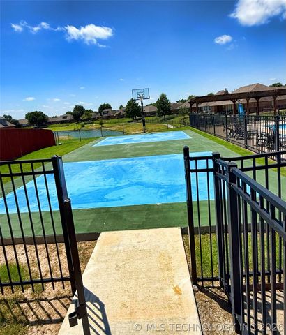 831 W 148th Street S, Glenpool, OK 74033