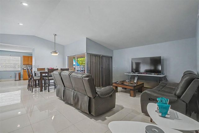 1475 NW 19 ST, Homestead, FL 33030