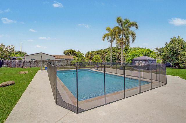 1475 NW 19 ST, Homestead, FL 33030
