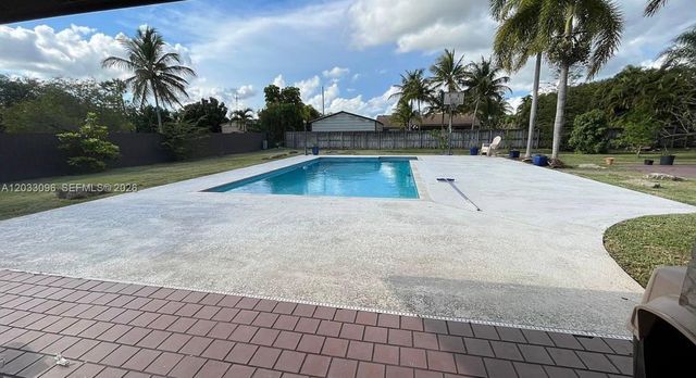 1475 NW 19 ST, Homestead, FL 33030