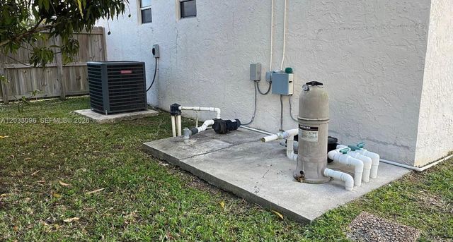 1475 NW 19 ST, Homestead, FL 33030