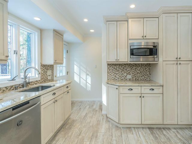 4 Chevy Chase Road, Huntington, NY 11743