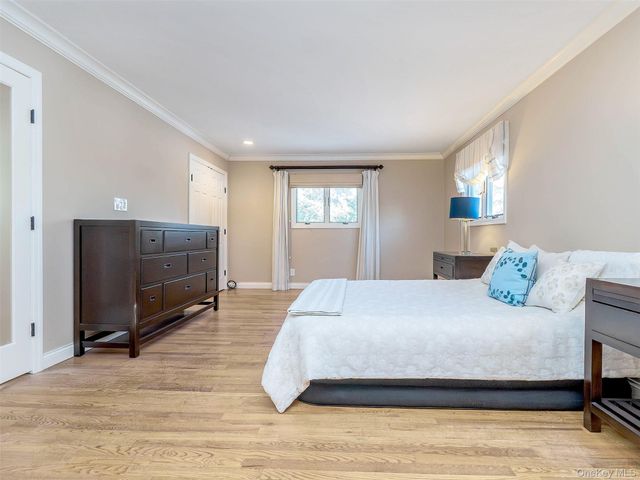 4 Chevy Chase Road, Huntington, NY 11743