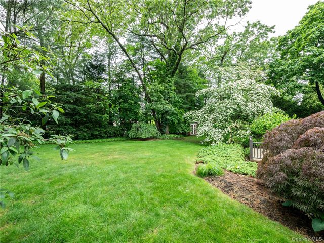 4 Chevy Chase Road, Huntington, NY 11743