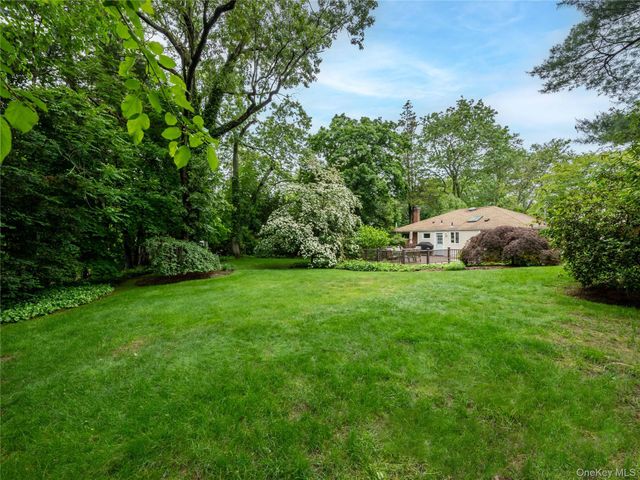 4 Chevy Chase Road, Huntington, NY 11743