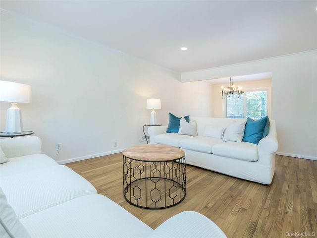 4 Chevy Chase Road, Huntington, NY 11743