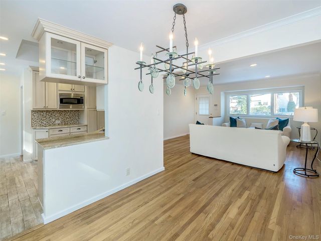 4 Chevy Chase Road, Huntington, NY 11743