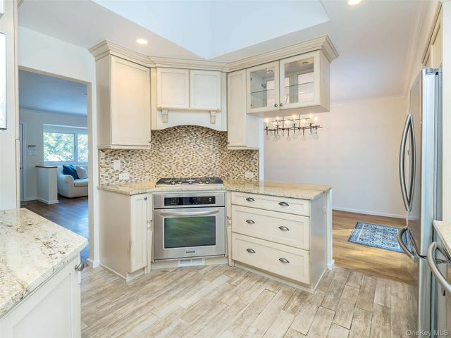 4 Chevy Chase Road, Huntington, NY 11743