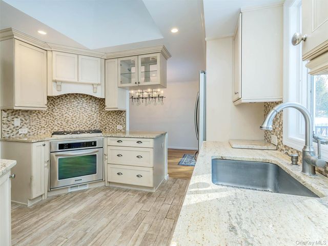 4 Chevy Chase Road, Huntington, NY 11743