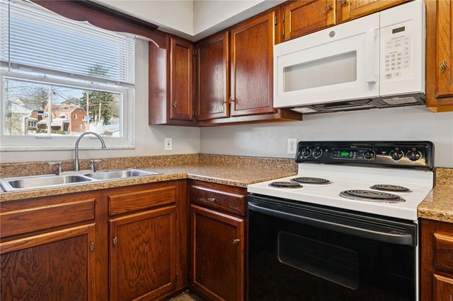 1059 Bayridge Avenue, Brookline, PA 15226