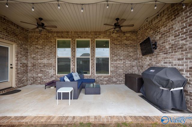 110 Kinslee Leann Court, Meridianville, AL 35759