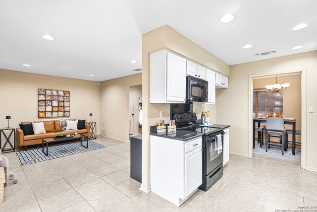 2412 Wild Turkey W, San Antonio, TX 78232