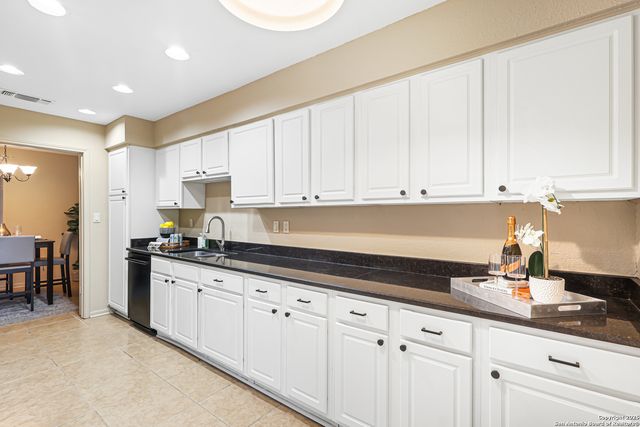 2412 Wild Turkey W, San Antonio, TX 78232