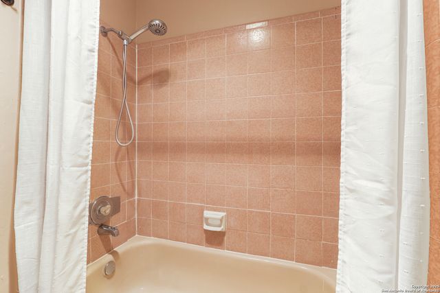 2412 Wild Turkey W, San Antonio, TX 78232