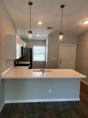 2277 SE Monroe Street, Stuart, FL 34997