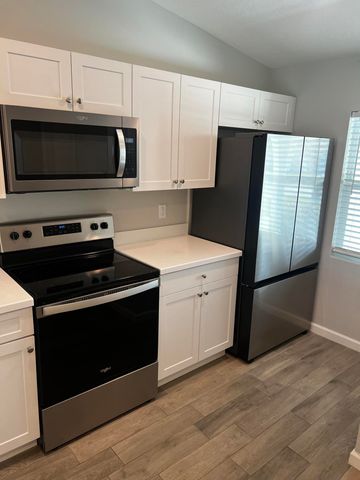 2277 SE Monroe Street, Stuart, FL 34997