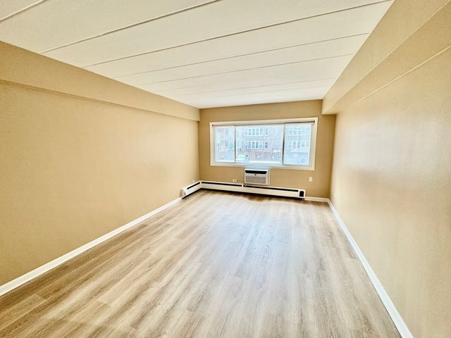 5616 N Kenmore Avenue 2E, Chicago, IL 60660