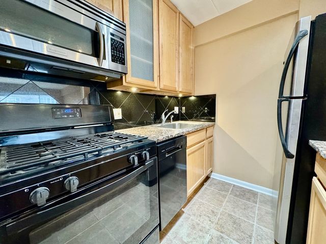 5616 N Kenmore Avenue 2E, Chicago, IL 60660