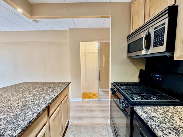 5616 N Kenmore Avenue 2E, Chicago, IL 60660