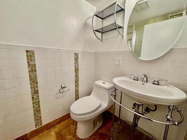 5616 N Kenmore Avenue 2E, Chicago, IL 60660