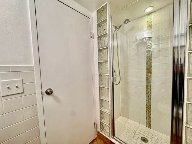 5616 N Kenmore Avenue 2E, Chicago, IL 60660