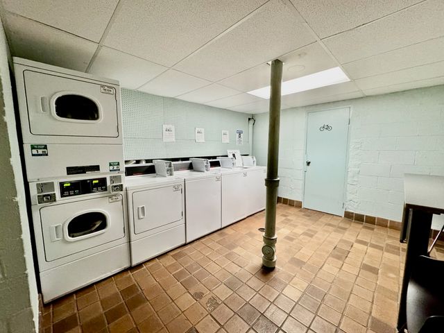 5616 N Kenmore Avenue 2E, Chicago, IL 60660